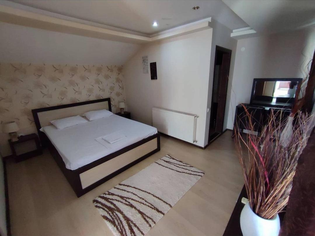 Lira Excellent Nis Hotel Exterior photo