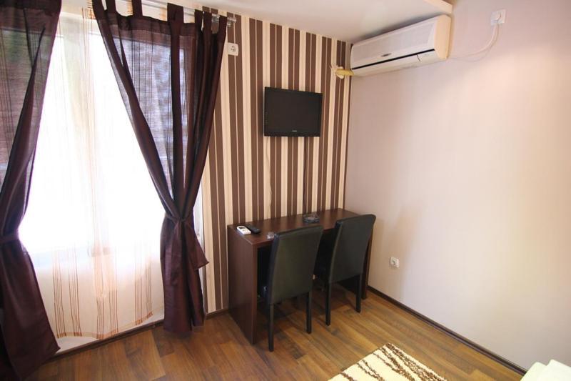 Lira Excellent Nis Hotel Exterior photo
